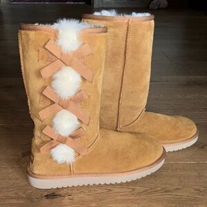Koolaburra Tan Winter Boots with Faux Fur - Women’s Size 8